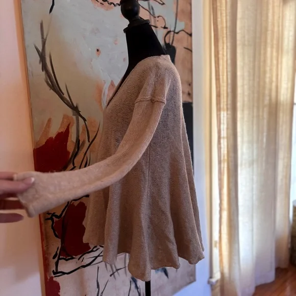 Free People, Neutral Beige Long Sleeve, Fine Gauge Pullover Swing Sweater Small - Picture 3 of 7